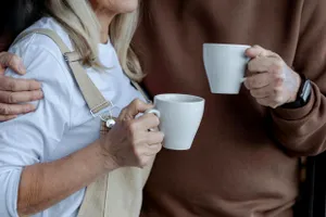 De ce cafeaua este benefică pentru vârstnici. Recomandările specialiștilor privind doza zilnică