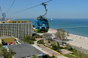 Imagine dezolantă a stațiunii Mamaia văzută din telegondolă. Turiștii sunt șocați de dezordine și neglijență