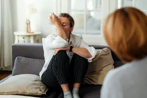 Sfârșitul unei relații nu e finalul lumii. Află cum să treci rapid peste cele 5 etape ale durerii