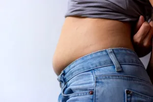 Balonarea îți strică ziua? Descoperă ce greșeli faci și ce remedii naturale te pot ajuta