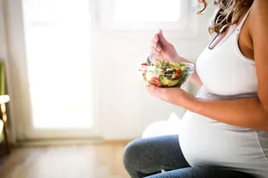 Ce alimente trebuie evitate în timpul sarcinii pentru a proteja sănătatea ta și a bebelușului