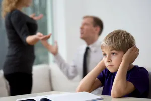 Cel mai clar semn că ai fost crescut de un părinte narcisist, potrivit unui psiholog