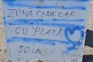 Taxă de 50 de lei pentru cearșafuri pe plaja din Mamaia. Protecția Consumatorului spune că e ilegal, dar nu ia măsuri