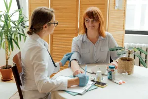 Cum să-ți protejezi sănătatea: 11 investigații medicale pe care orice femeie ar trebui să le facă