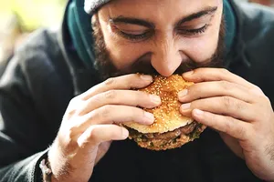 Câte calorii ar trebui să mănânci zilnic? Ghid simplu pentru a-ți cunoaște nevoile reale