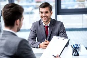 Ce întrebări să pui la interviul de angajare pentru a face o impresie bună