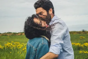 Semne clare că un bărbat nu are intenţii serioase. Cum îţi dai seama că vrea doar o aventură