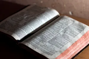 Cine a scris Biblia, când a apărut și de unde provine acest cuvânt. Semnificația nebănuită