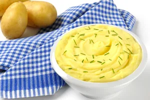 Secretul celui mai pufos piure. Ce trebuie să adaugi neapărat în oală pentru un gust deosebit, va ieși delicios așa