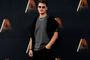 Cât câștigă un tiktoker în România. Denis Matroș, creator de conținut: ”Un clip poate costa 500 de euro, în timp ce la alt influencer poate fi 1000 de euro” EXCLUSIV