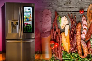 Cât rezistă mezelurile la frigider. Mulți români le consumă, deși nu mai sunt bune. Cât de periculoase sunt, de fapt