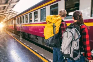 Până când se mai poate circula cu trenul fără ca elevii să aibă carnetul vizat la zi, în 2024