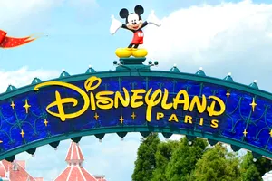 Vacanţa la Disneyland Paris. În ce perioadă este bine să mergi şi unde te poţi caza