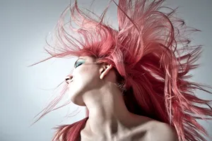 10 trucuri de la hairstyliști pentru un păr frumos. Greșeala banală pe care multe persoane o fac