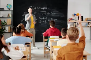 Noua structură a anului școlar 2022-2023. Câte vacanţe vor avea elevii