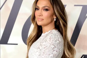 Cum arată inelul fabulos pe care Jennifer Lopez l-a primit de la Ben Affleck. Costă în jur de 10 milioane de dolari