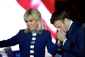 Motivul pentru care Brigitte Macron nu foloseşte niciodată ruj. La ce truc apelează pentru a arăta mai tânără