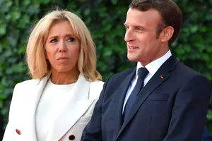 Emmanuel Macron îşi controlează non-stop soţia: „Se teme că cineva ar putea să i-o fure”. Detalii picante din căsnicia preşedintelui francez