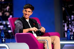 Cine sunt şi cu ce se ocupă părinţii lui Sebastian Dobrincu. Mama tânărului este superbă. Toată lumea spune că este sora lui