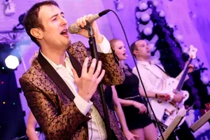 Călin Geambașu, care a cântat la peste 1.000 de evenimente private, face afirmații dure la adresa tatălui său, în plin proces: ”Maneliștii și lăutarii nu trișează muzica așa cum face Nero la 80 de ani” EXCLUSIV