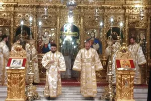 Ce este bine să duci duminica la biserică. Greșeala pe care nu trebuie să o facă niciun creștin când sărută icoanele