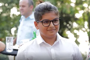 Totul despre Damian Barbu, puștiul minune care amuțește trecătorii din București cu saxofonul lui fermecat. „Am început să cânt ascultându-l pe tatăl meu” VIDEO EXCLUSIV