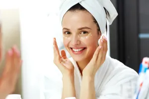 Semnul care îți arată clar că nu folosești crema de față potrivită tenului tău. Ce modificări apar pe piele