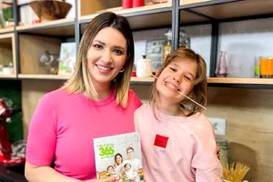 Fiica Elei Crăciun dă tot din casă. Alessia recunoaște că-și cam necăjește fratele cel mic: „Sunt răutăcioasă un pic”. Pentru ce își strânge puștoaica bani la pușculiță VIDEO EXCLUSIV