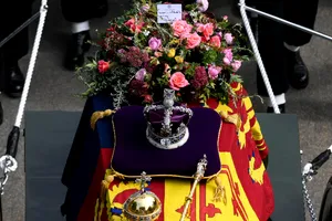 De ce Regina Elisabeta a II-a a fost înmormântată în sicriu căptușit cu plumb. Cântărește pe puțin 250 de kg