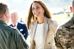 Kate Middleton, absolut superbă într-un sacou Chanel. A atras toate privirile cu această ținută
