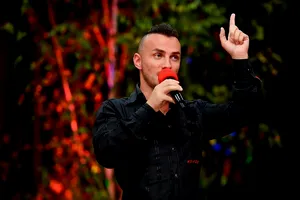 Am aflat tarifele artiștilor români, ceruți la ”export”, de 1 Decembrie, Crăciun și Revelion: ”Onorariile variază între 2.000 și 4.500 de euro, pentru un recital” EXCLUSIV