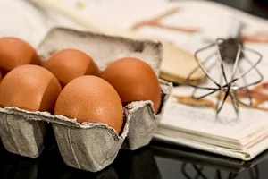 Când expiră ouăle, de fapt. Se mai pot consuma sau nu după termenul de valabilitate?