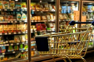 Program magazine Revelion 2023. Orarul supermarketurilor Carrefour, Cora, Kaufland, Auchan, Profi, Penny, Lidl și Mega Image