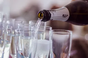 Cât zahăr conține șampania sau vinul spumant. Cantitatea diferă în funcție de aroma dorită