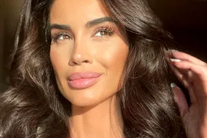 Bărbatul celebru din partea căruia Geanina Ilieș a primit un buchet de cimbru: „Acesta este unul dintre momentele clasice, care să rămână pe casetă”. Motivul te va surprinde VIDEO EXCLUSIV