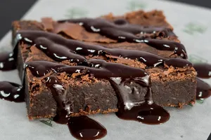 La ce temperatură se coace negresa. Trucul ca să iasă cremoasă și să nu se crape după ce o scoți din cuptor