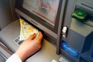 Nu scoate sub nicio formă bani de la bancomat dacă observi aceste 5 detalii. Mare atenție