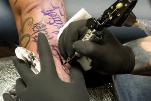 De ce nu ar trebui să-ți faci tatuaje în sezonul cald. Detaliul esențial pe care puțini îl știu