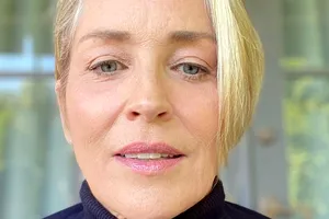 Sharon Stone, de nerecunoscut. Cum arată celebra actriță la 65 de ani. Imaginile i-au luat prin surprindere pe fani