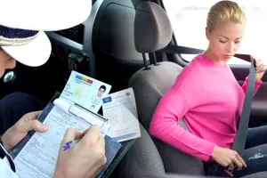 Obiectul vestimentar care îți poate aduce o amendă uriașă. Nu te urca așa la volan, puțini șoferi știu