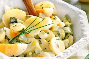 Ingredientul pe care să-l adaugi în salata orientală pentru un gust deosebit. Rețeta de care nu te vei mai sătura