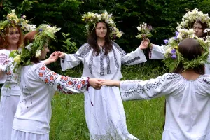 Ce se dă de pomană de Sânziene 2023. Alimentele care se împart de Nașterea Sfântului Ioan Botezătorul
