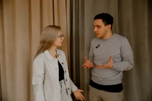 Uneori simt că îmi urăsc soțul și mă bate gândul să mă despart de el. Nu știu dacă e ceva trecător sau chiar nu-mi mai doresc această relație