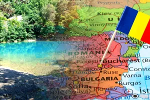 Lacul din România care își schimbă culoarea. E unic în Europa, priveliștea îți taie răsuflarea