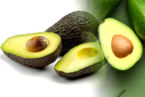 Testul simplu care îți arată dacă avocado e copt. Ce trebuie să faci înainte de a-l cumpăra