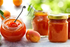 Ce trebuie să adaugi în dulceață ca să se lege mai repede. Sfatul de aur al gospodinelor iscusite