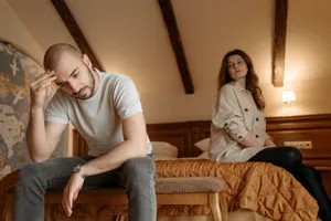 Soțul meu nu mă mai iubește. Mi-a spus că nu divorțează, ca să nu-și supere părinții, dar el nu mai simte nimic pentru mine