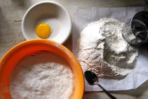 Ingredientul cu care poți să înlocuiești drojdia în aluatul de prăjituri. Trucul special pe care trebuie să-l știe orice gospodină