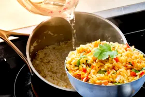 Regula de aur pentru cel mai bun pilaf. Nu mai fierbe orezul în apă, ingredientul secret care face diferența
