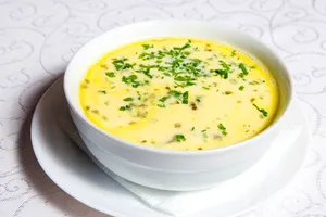 Ce trebuie să adaugi de fapt în ciorba rădăuțeană pentru un gust ca la restaurant. Rețeta pe care o vei pregăti mereu